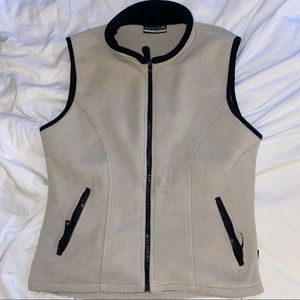 Comfy lightweight vest!!! Fits Women’s XS/S